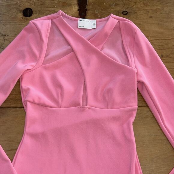 Woman’s ASOS DESIGN cross front mini dress in bubblegum pink Size 4 - Picture 5 of 8